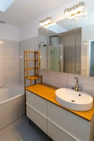Schöne 3 Zimmerwohnung mit Balkon und 2 PKW Stellplätzen