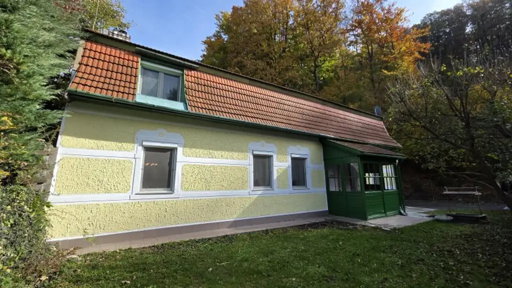 Ein/Zweifamilienhaus * teilweise renoviert * direkt am Wald gelegen * Ruhelage