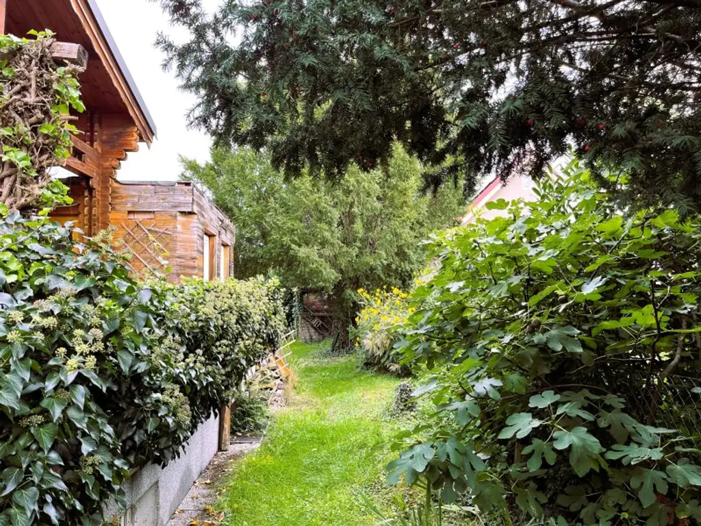 Einfamilienhaus mit Charme und Potenzial in der Schwarzlackenau - Superädifikat