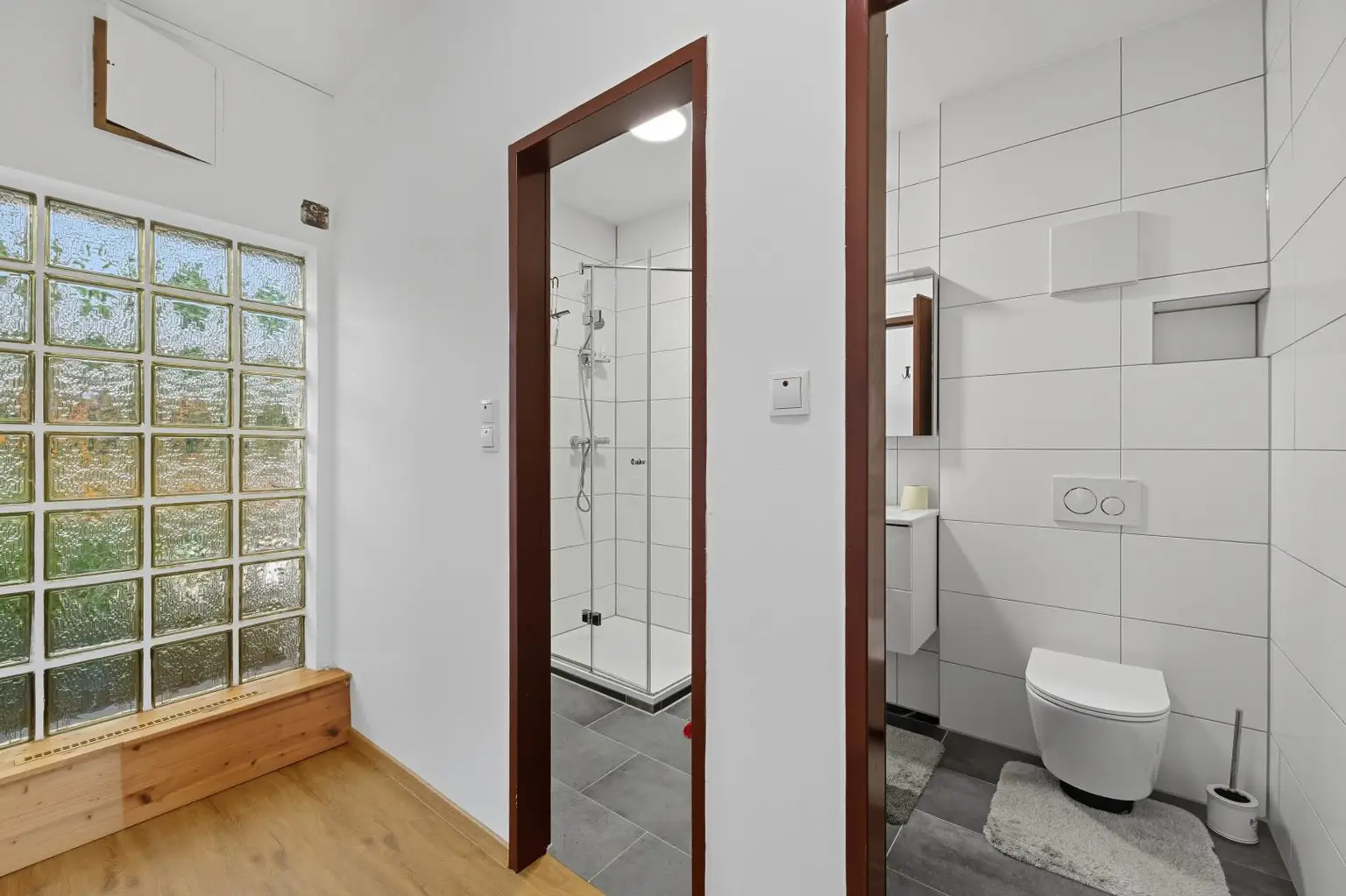 GARTENTRAUM MIT EIGENEM SEEZUGANG AM MARIENSEE- MODERN RENOVIERTES KLEINWOHNHAUS SOFORT BEZIEHBAR!