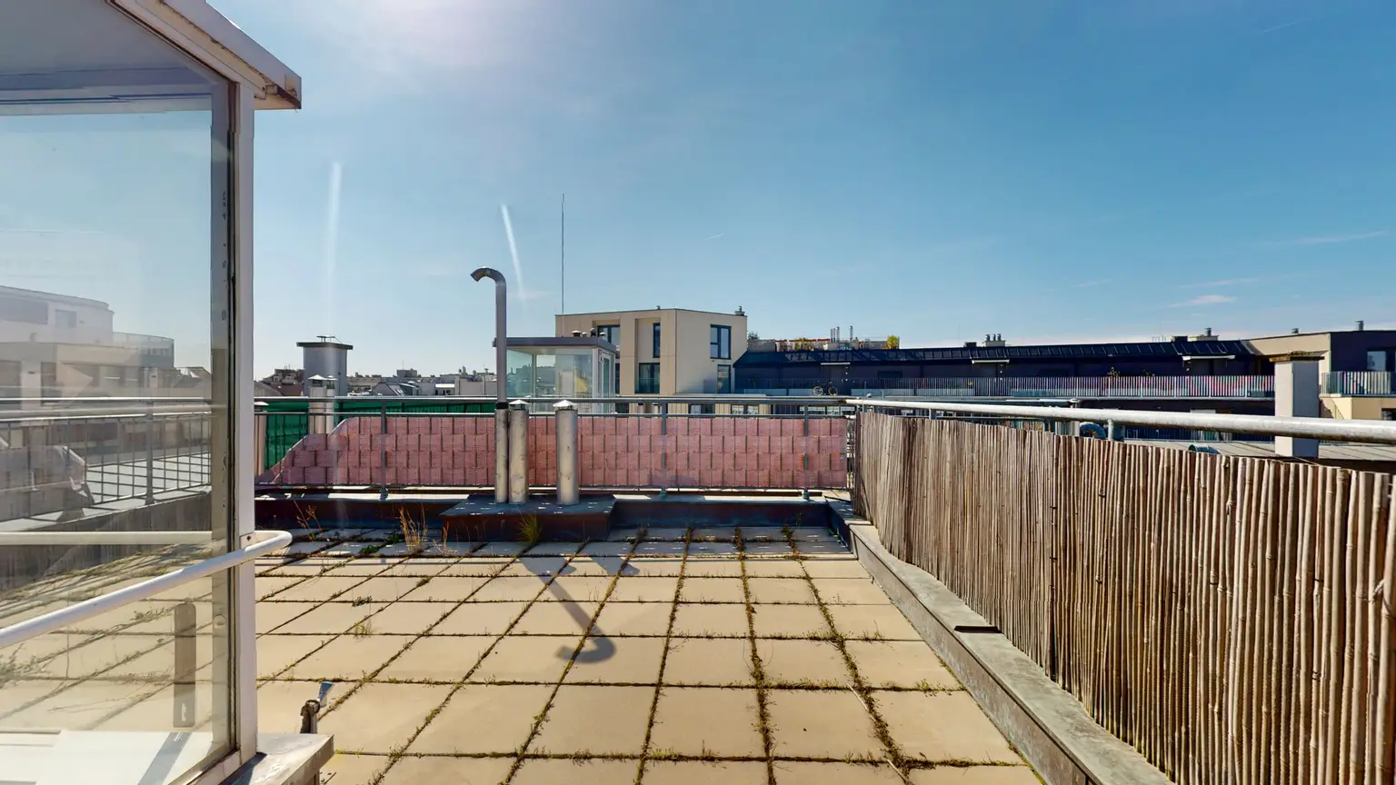 3-Zimmer-Wohnung mit privater Dachterrasse, Klimaanlage und Ruhelage