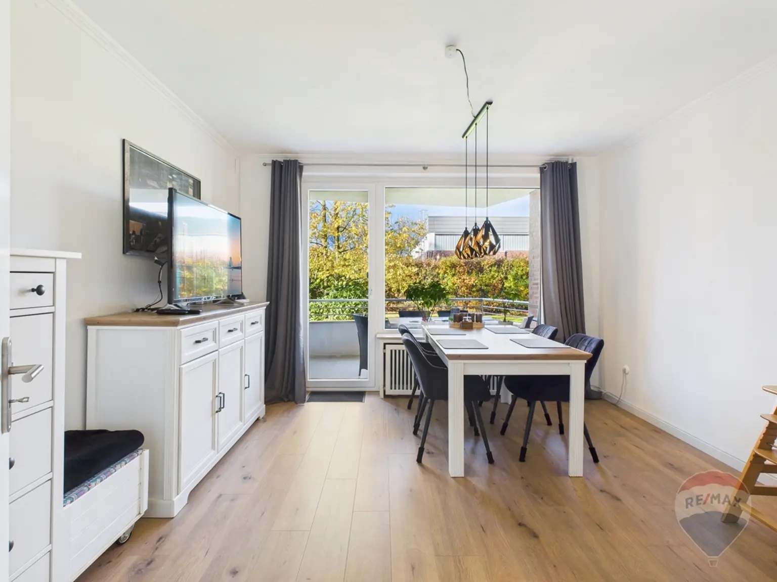 Kinderzimmer/Esszimmer