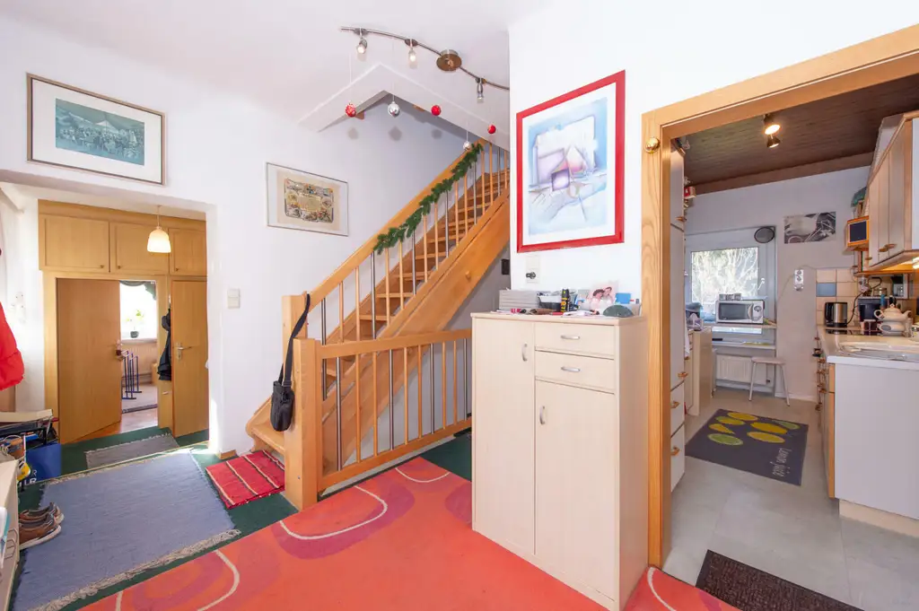 Großzügiges Einfamilienhaus mit viel Platz, hohem Potenzial und hoher Bebauungsdichte – Ideal für Familien oder Investoren