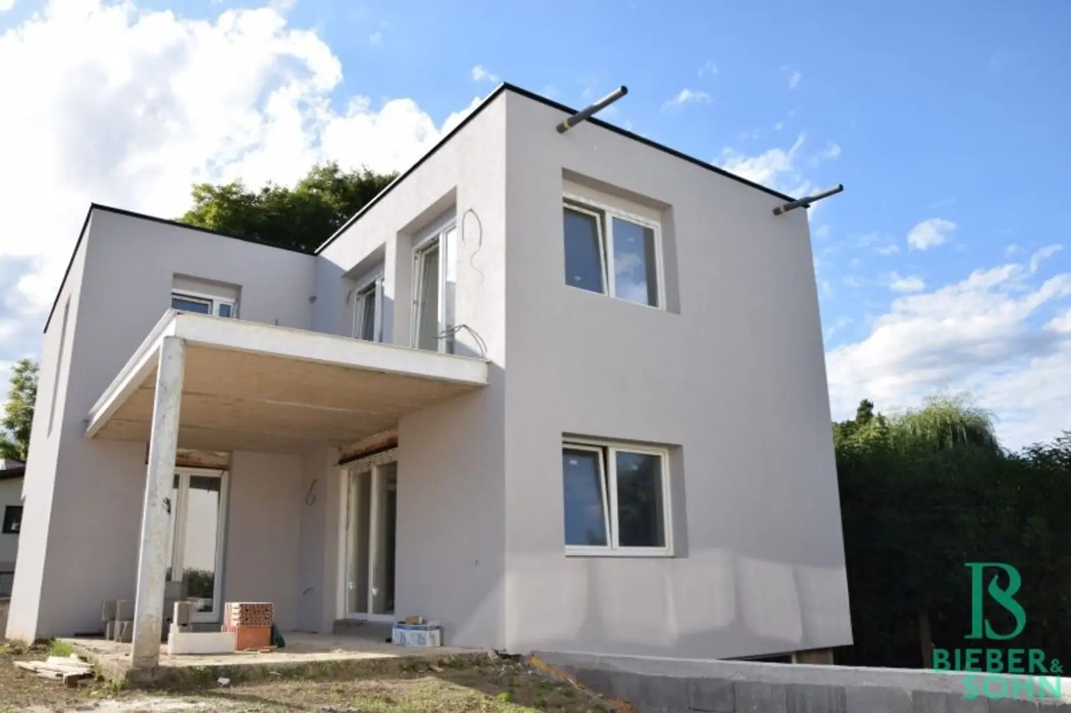 Großzügiges, sonniges Einfamilienhaus mit 80m² Dachterrasse