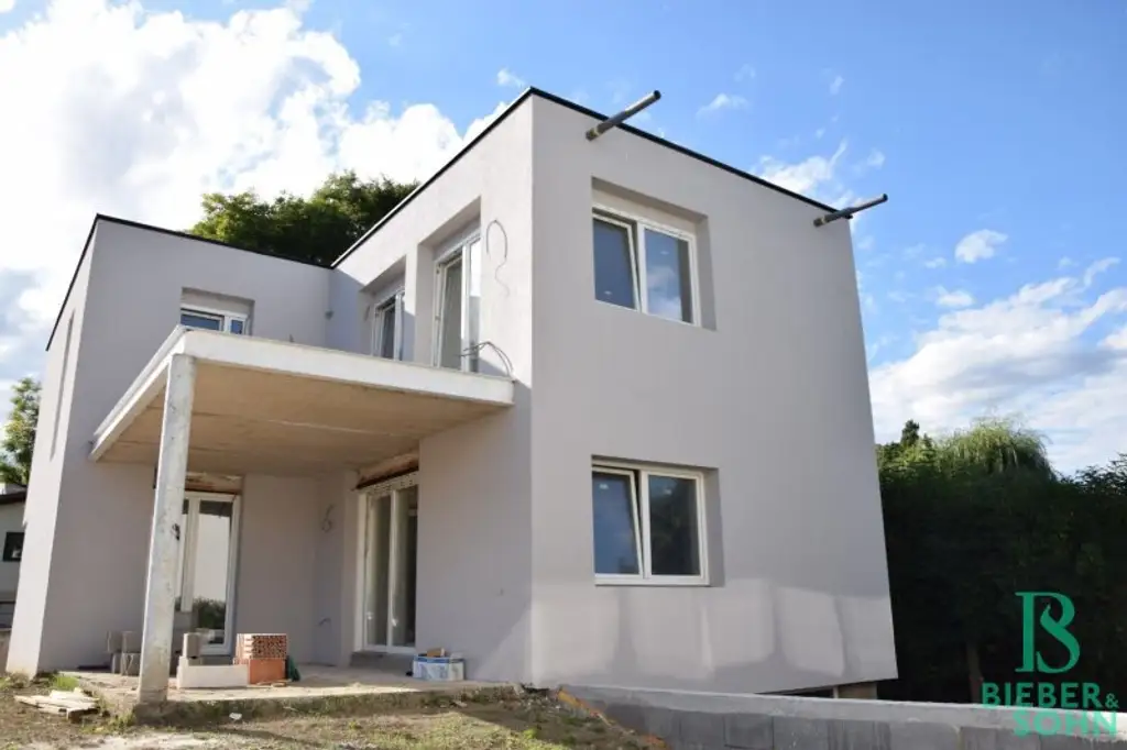 Großzügiges, sonniges Einfamilienhaus mit 80m² Dachterrasse