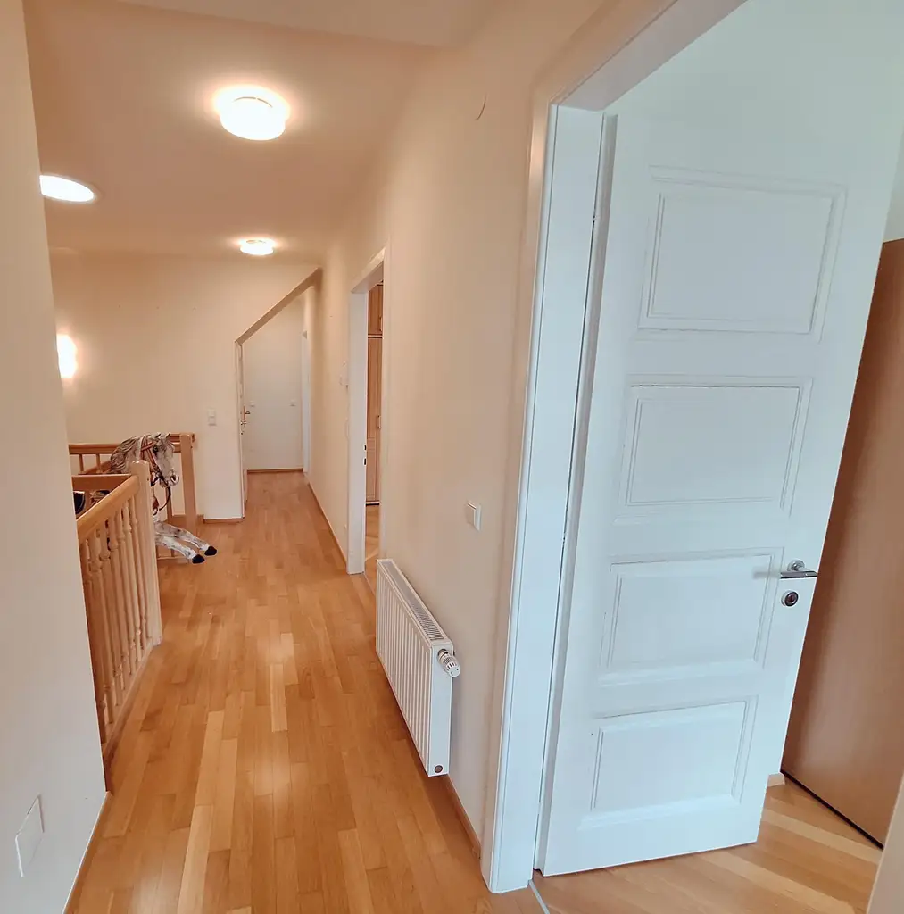 VILLA IN HAINFELD - WOHNEN UND ARBEITEN MÖGLICH