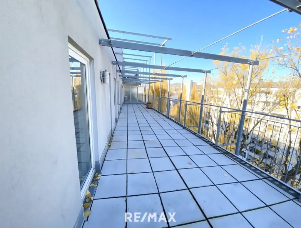 DG-Wohnung mit 2 Terrassen auf Wohnebene und phänomenalem Fernblick über Wien