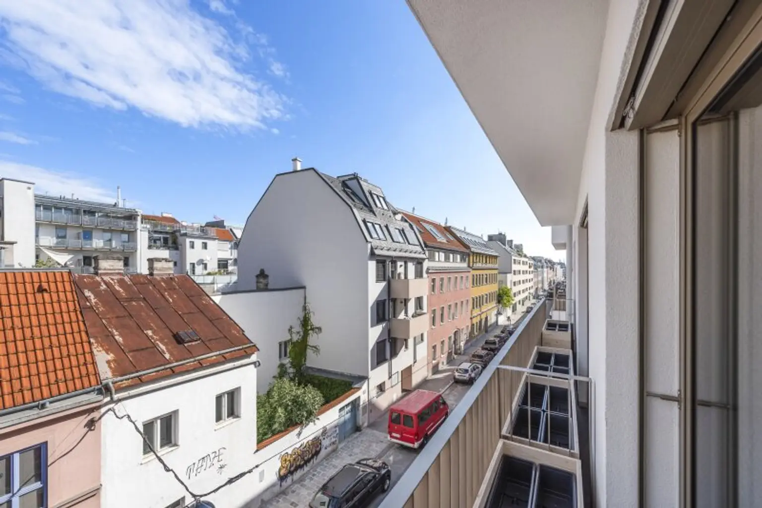 TRAUMHAFTE 3-ZIMMER-WOHNUNG MIT SÜD/WEST BALKON
