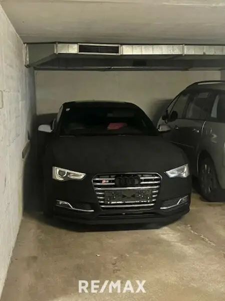 Garagenplatz im Haus