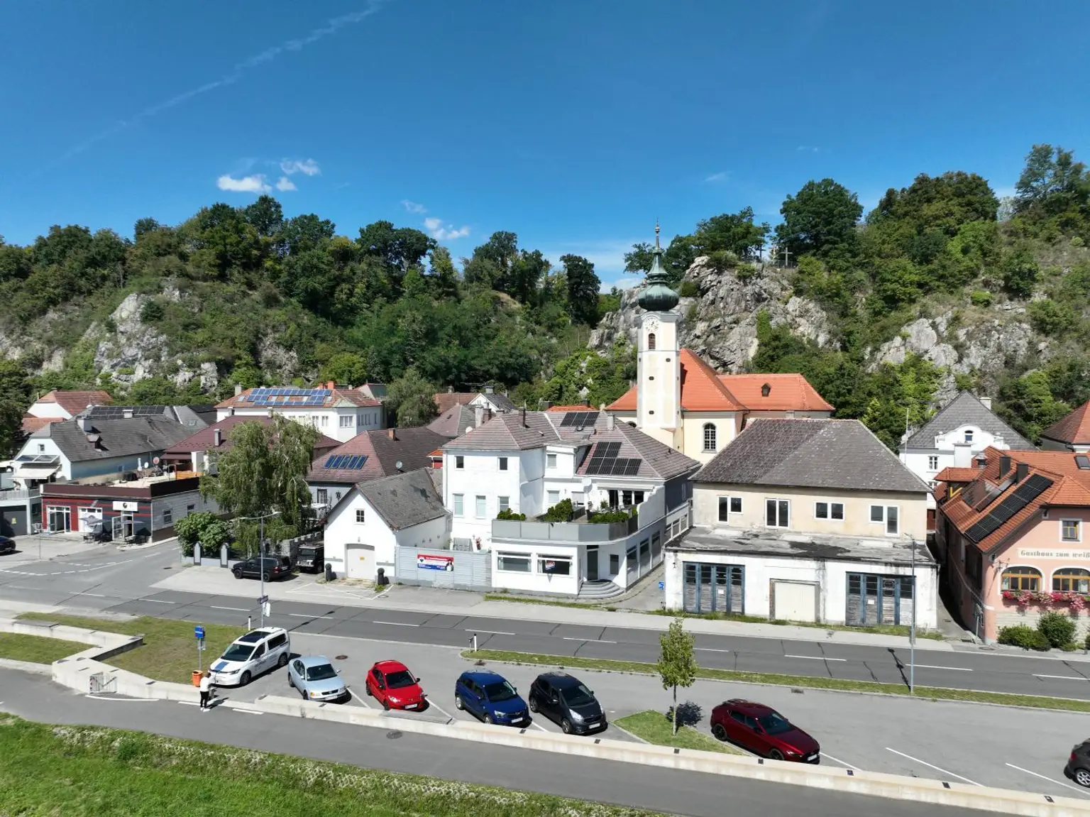 Parkplätze vor dem Haus