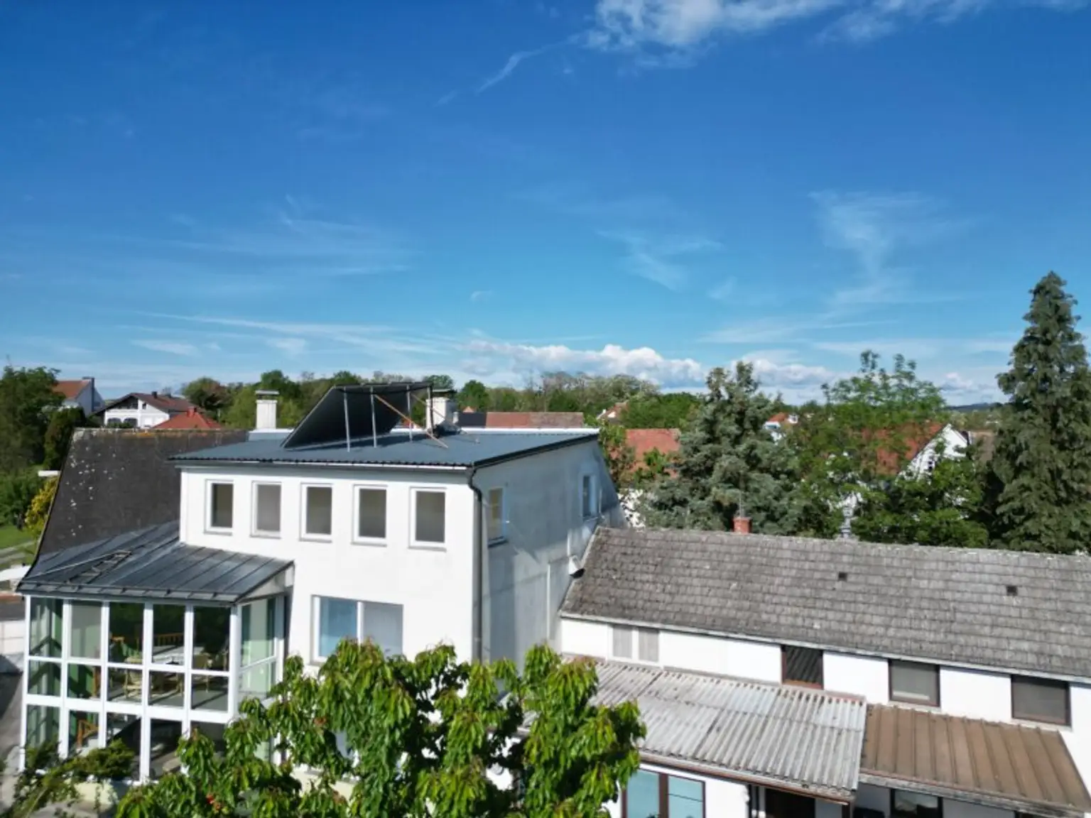 +++Charmantes Mehrfamilienhaus mit weitläufigem Naturgarten und vielseitigen Nutzungsmöglichkeiten!+++