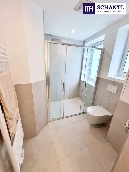 WOW! Stylischer Wohntraum im Dachgeschoss! Frisch saniert + Ruhelage + Traumhaftes Altbauhaus + Hofseitige Terrasse + U-Bahn ums Eck + Beste Infrastruktur und Anbindung!