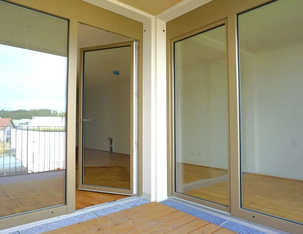 PROVISIONSFREI FÜR DEN KÄUFER!!! Helle 2 Zimmer Wohnung mit großem Balkon am schönen Wallersee - Neubauprojekt im Baurechtseigentum!