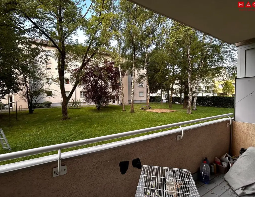 Sehr gute Infrastruktur - Nähe Straßenbahn! Großzügige 2-Raum-Wohnung mit Loggia!