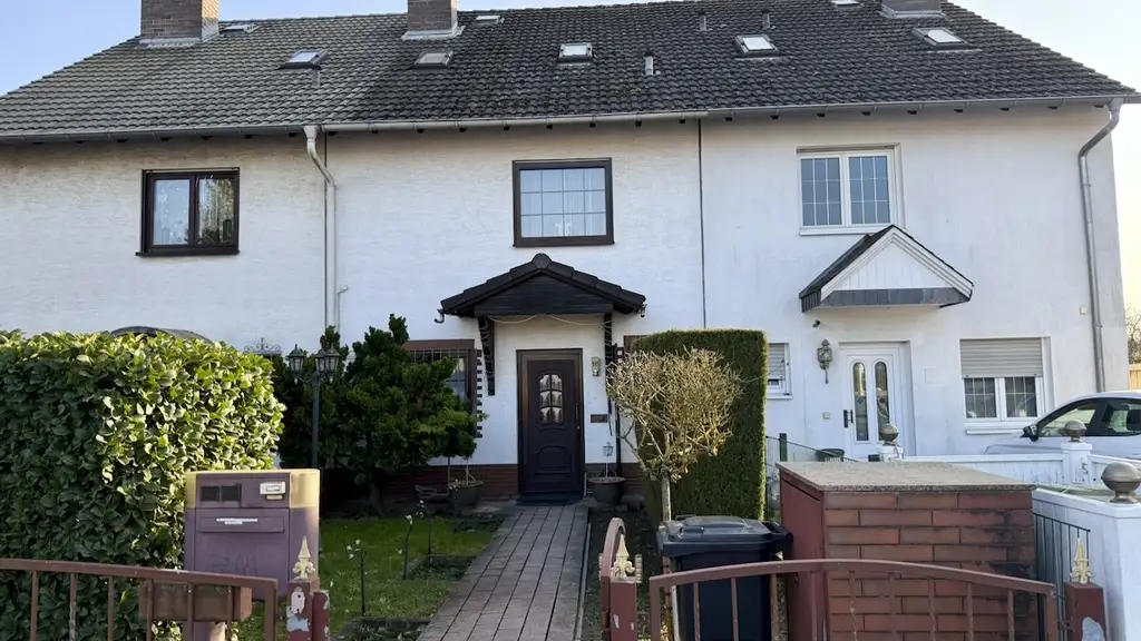 METZ IMMOBILIEN - Helles Reihenmittelhaus mit Garten und viel Gestaltungsspielraum
