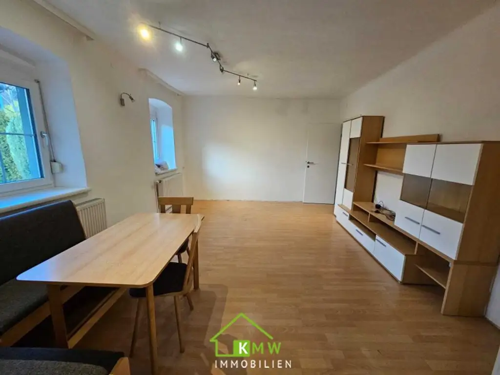 Saniertes, kleines Haus in guter Lage