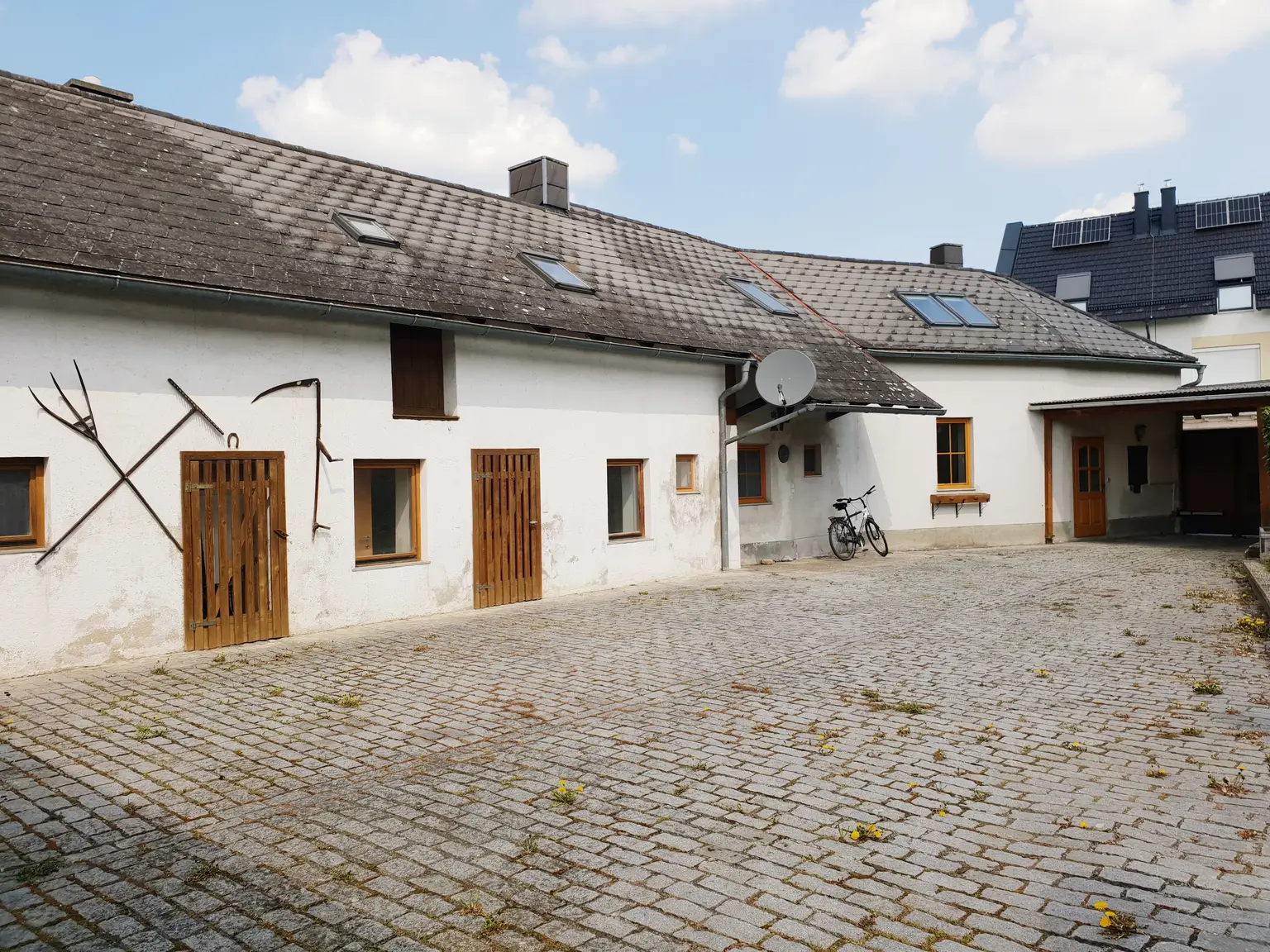 Bauernhaus mit zwei Wohneinheiten + Nebengebäude!