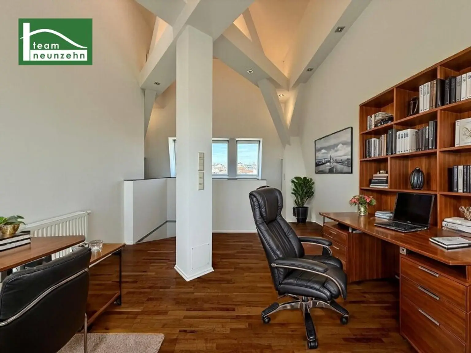 Exklusive 4-Zimmer-Dachgeschoss Maisonette Wohnung mit Terrasse und Aufzug direkt ins Penthouse — 1060 Wien!