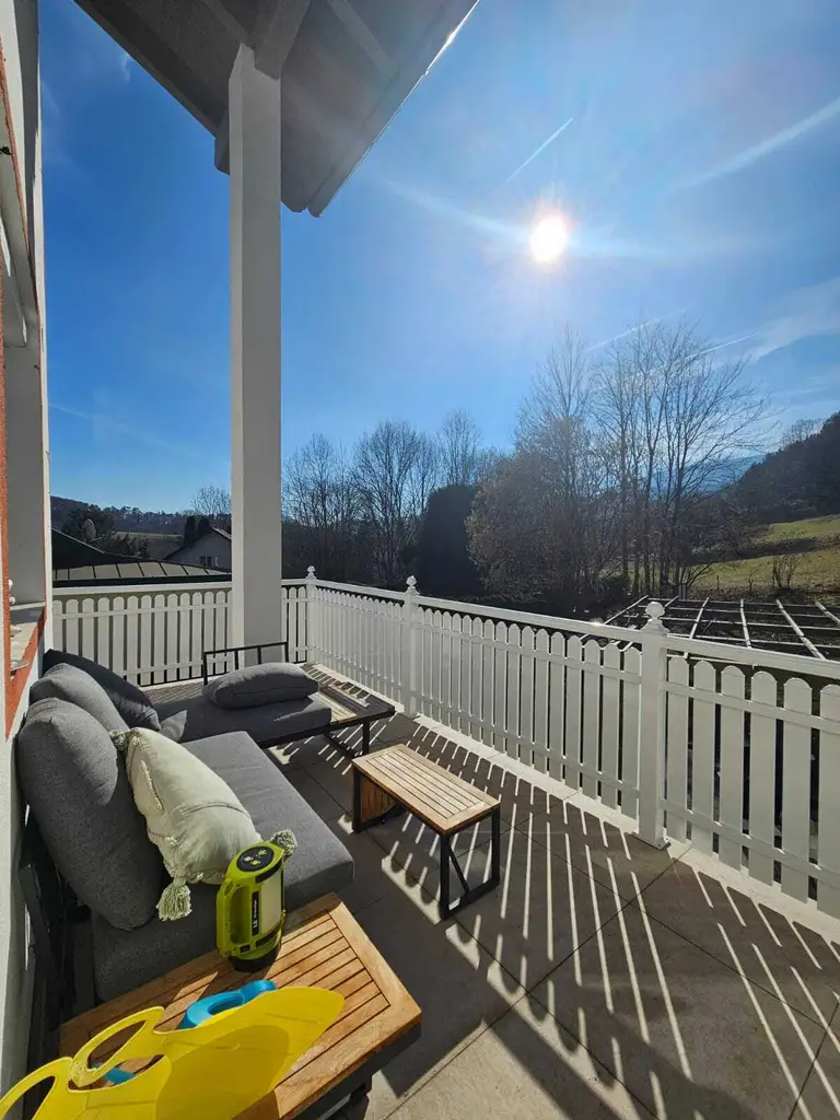 Modernisiertes Einfamilienhaus mit 1.057m² Grundstück, Luftwärmepumpe & PV-Anlage in ruhiger Ortsrandlage von Wopfing