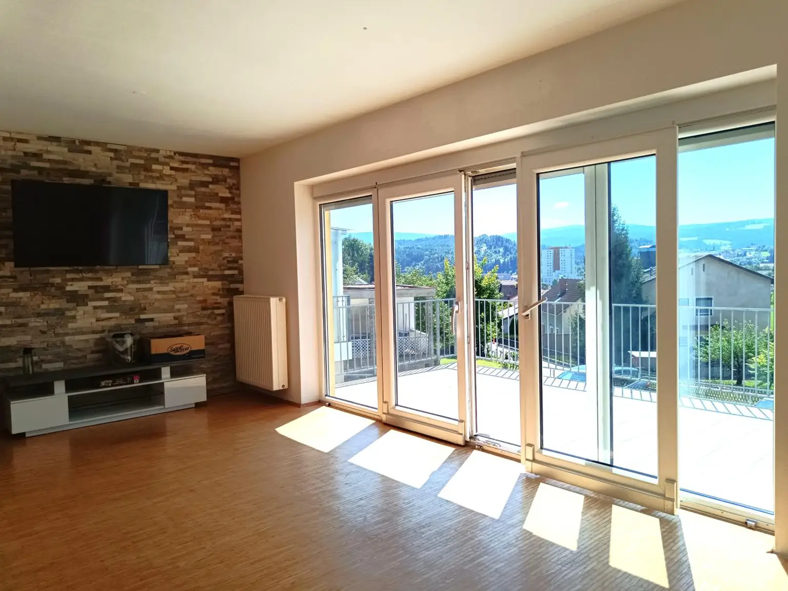 Maisonetten- Wohnung mit großer Terrasse und Eigengarten