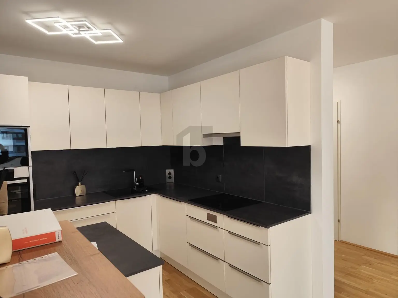 RUHIGE CITYWOHNUNG MIT HERRLICHER AUSSICHT