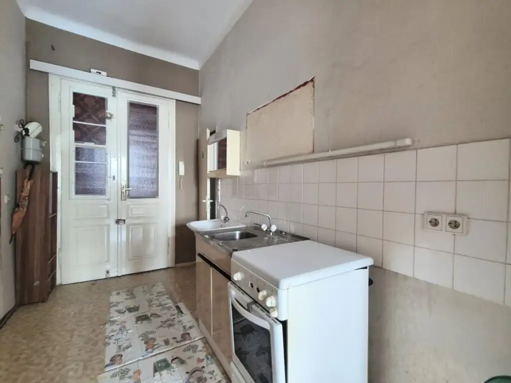 Sanierungsbedürftige 2 Zimmer Altbauwohnung mit Charme – Ihre Chance zur Selbstverwirklichung - Nahe U4 Friedensbrücke & Augarten