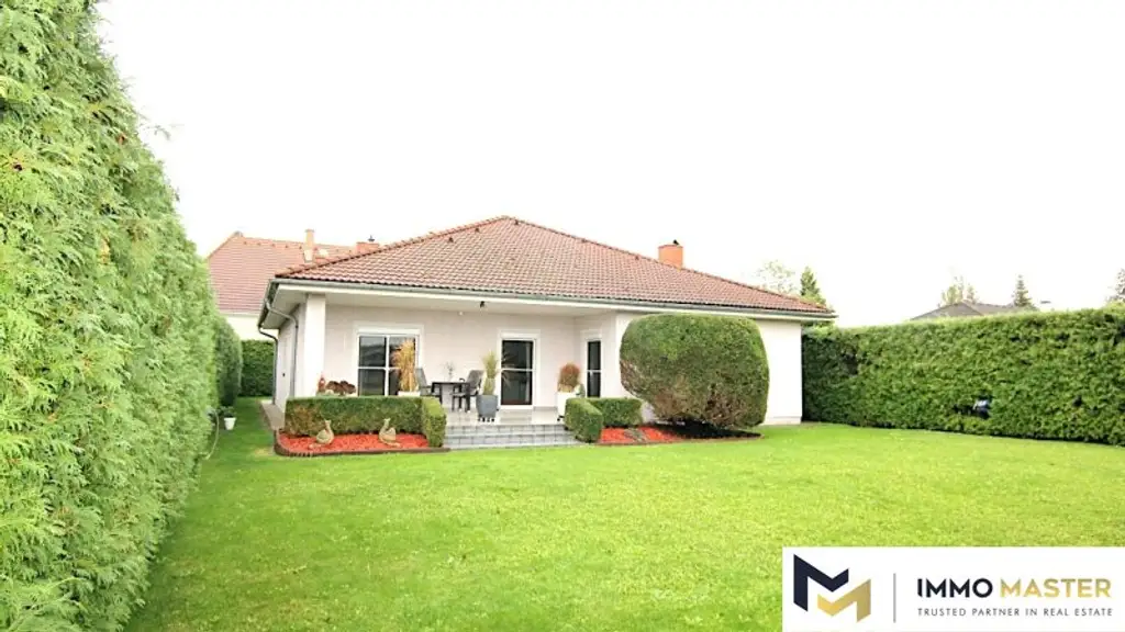 Wohnen auf 1000 m² barrierefreier Fläche, Bungalow in Trumau mit uneinsehbarem Garten