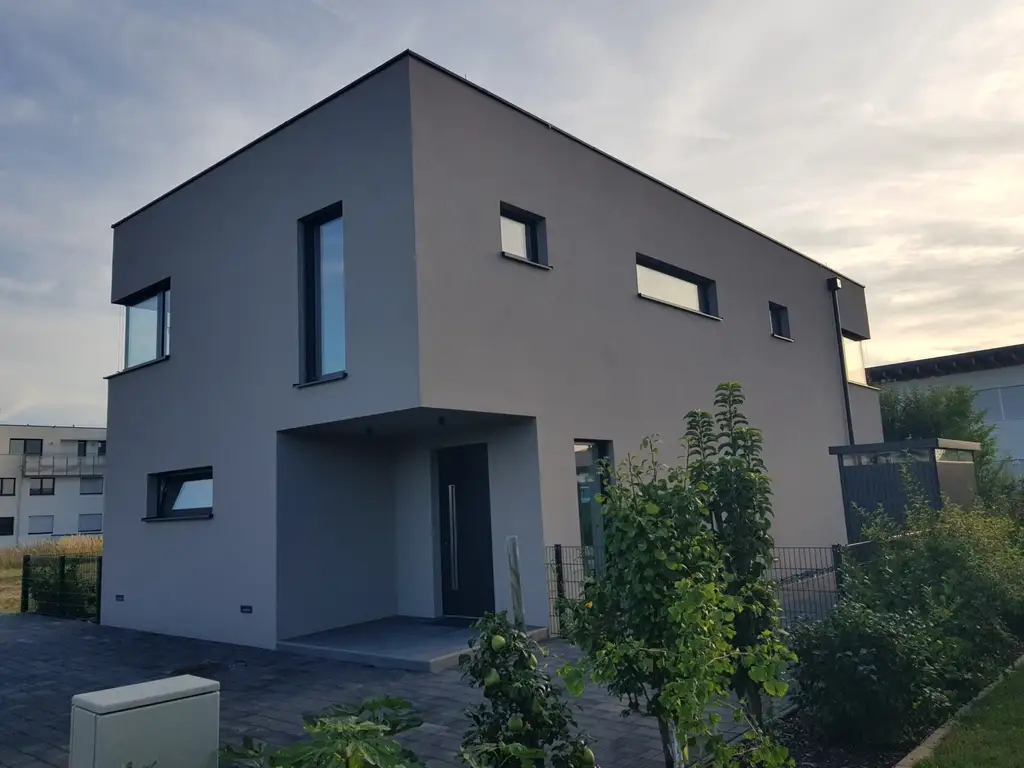 PERFEKTES, MODERNES, NEUES TRAUMHAUS IM ERSTBEZUG AM FELSER SEE