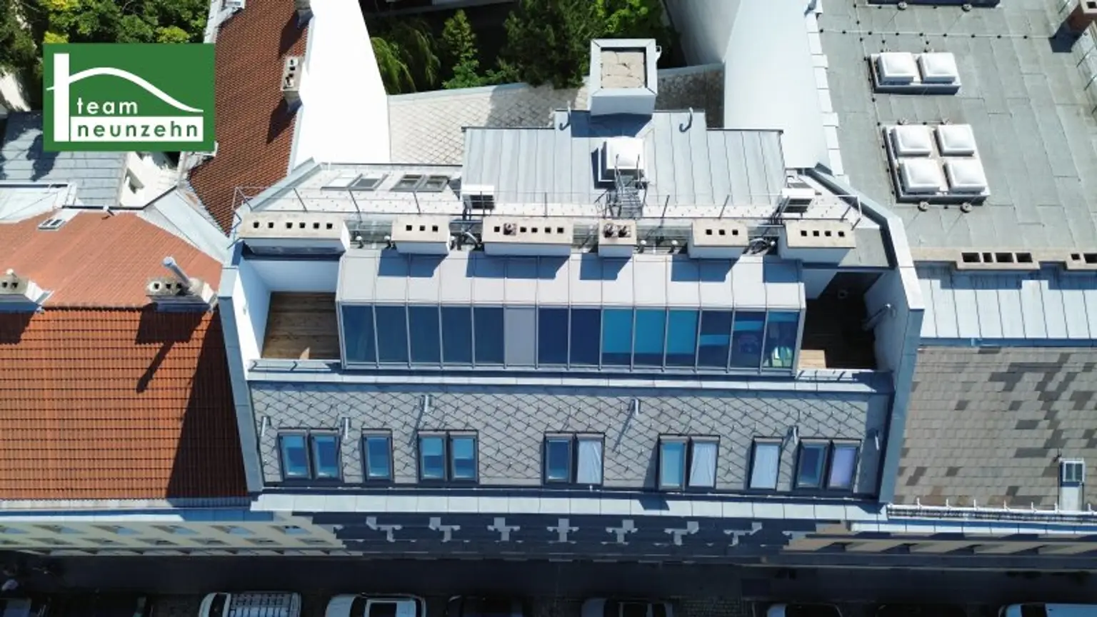 Exklusive Dachgeschosswohnung mit modernem Flair im sanierten Altbau