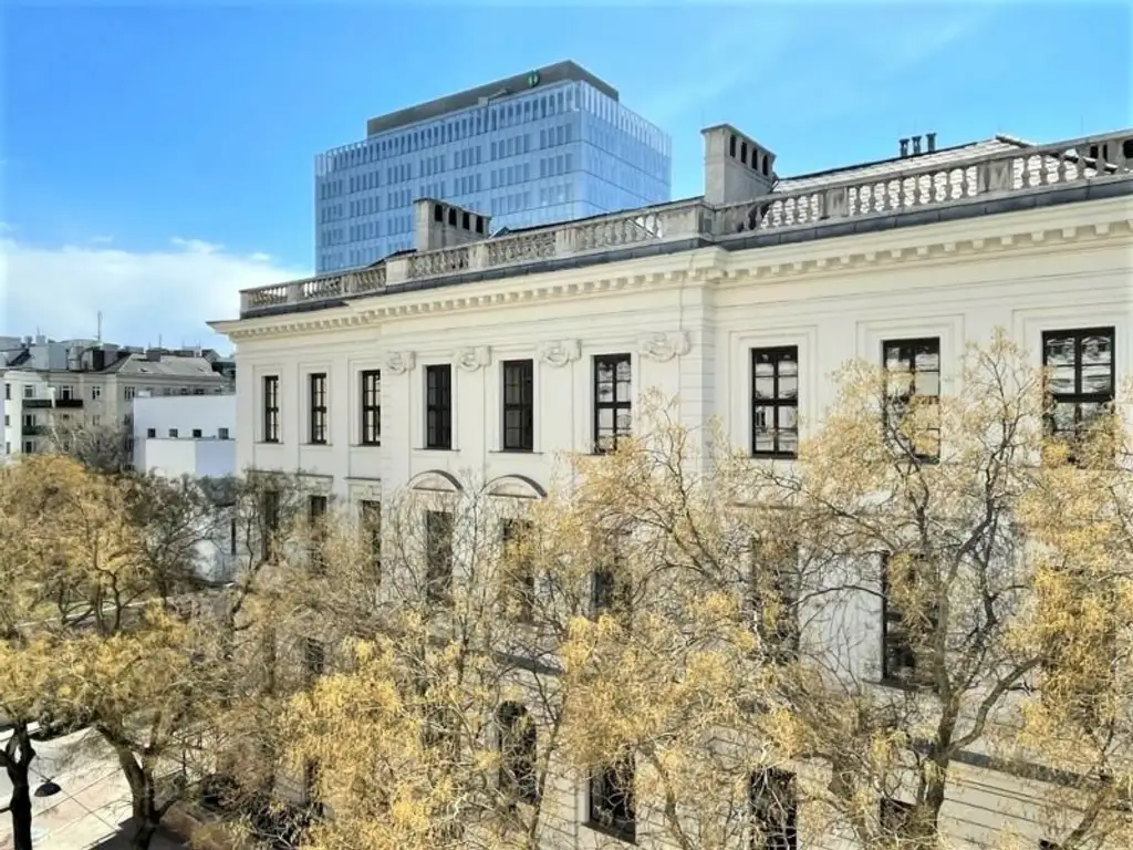 ROCHUSMARKT-NÄHE, sonnige 103 m2 Altbau, 3 Zimmer, WG-geeignet, Küche, Wannenbad, Parketten, Geusaugasse