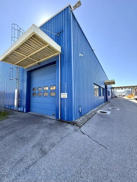891 m² Lagerhalle in 1230 Wien (Talpagasse) zu mieten! – 2 Sektionaltore, U6 & Autobahn-Nähe, videoüberwacht
