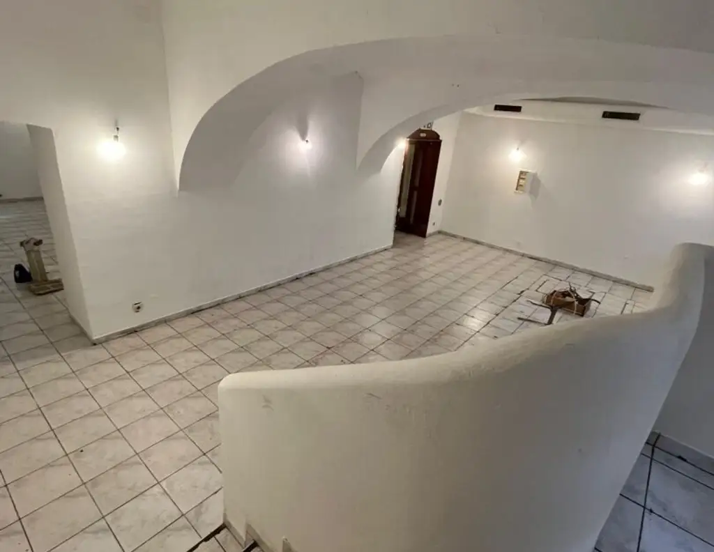 Außergewöhnliches Geschäfts/Vereinslokal/Klubhaus direkt bei der TU- Graz zur Miete.
