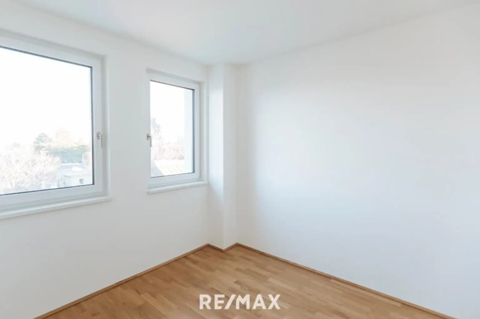 HOCHWERTIGE BAUQULITÄT& ZETGEMÄSSE ARCHITEKTUR!