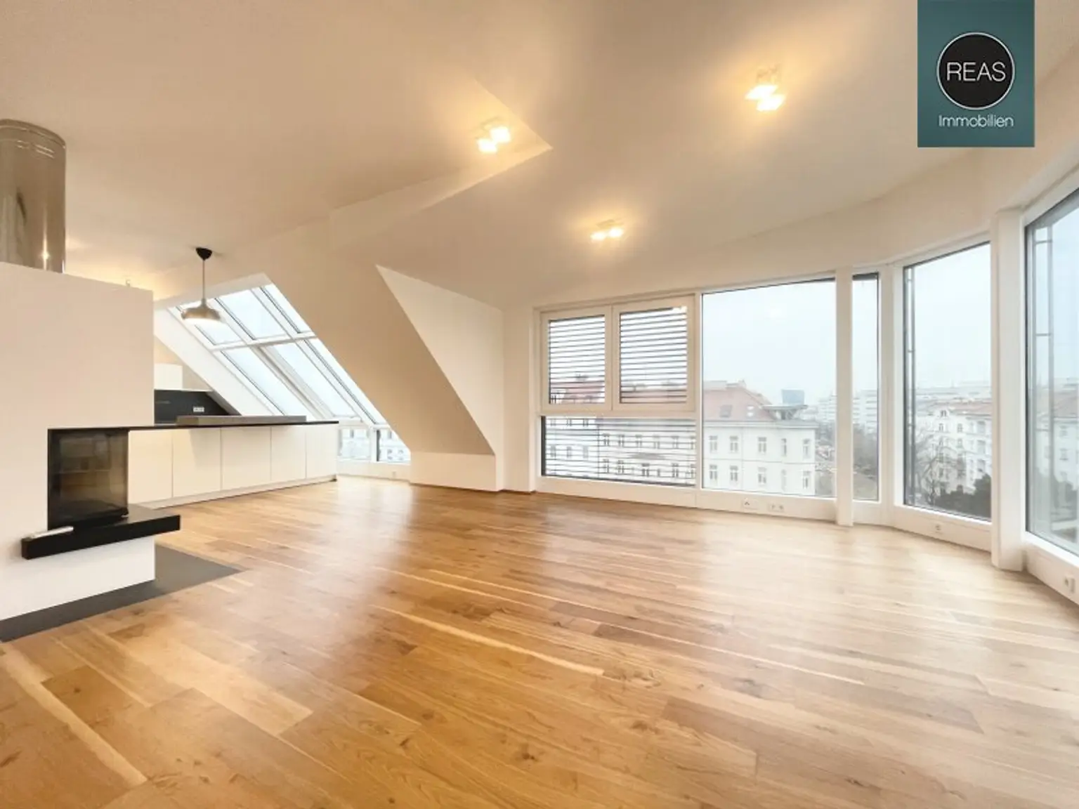 Attraktives Anlagepaket mit stabiler Rendite nahe Uno City!