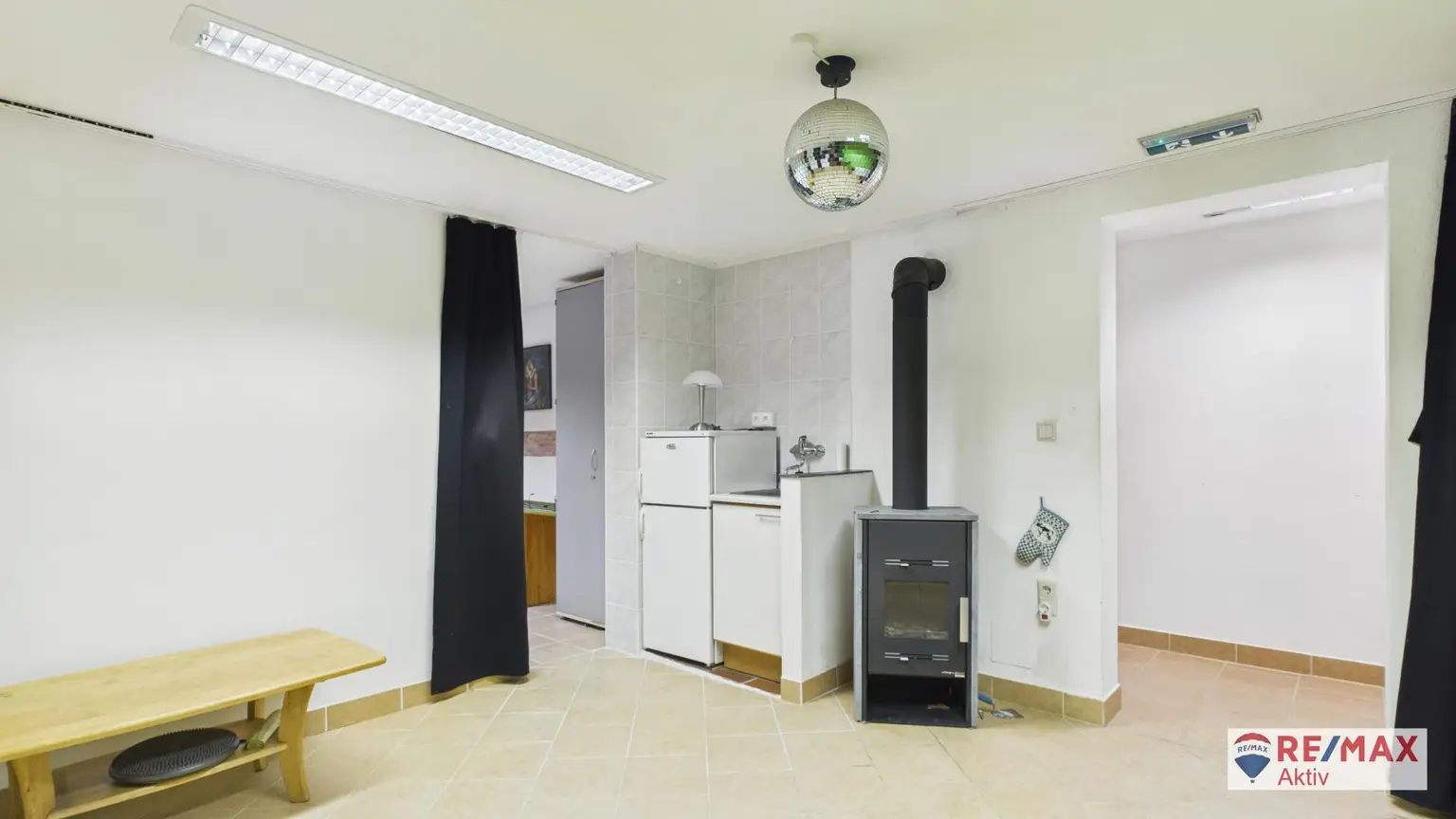 Rustikaler Charme trifft moderne Technik – Einfamilienhaus mit Galerie in Toplage Strasshof