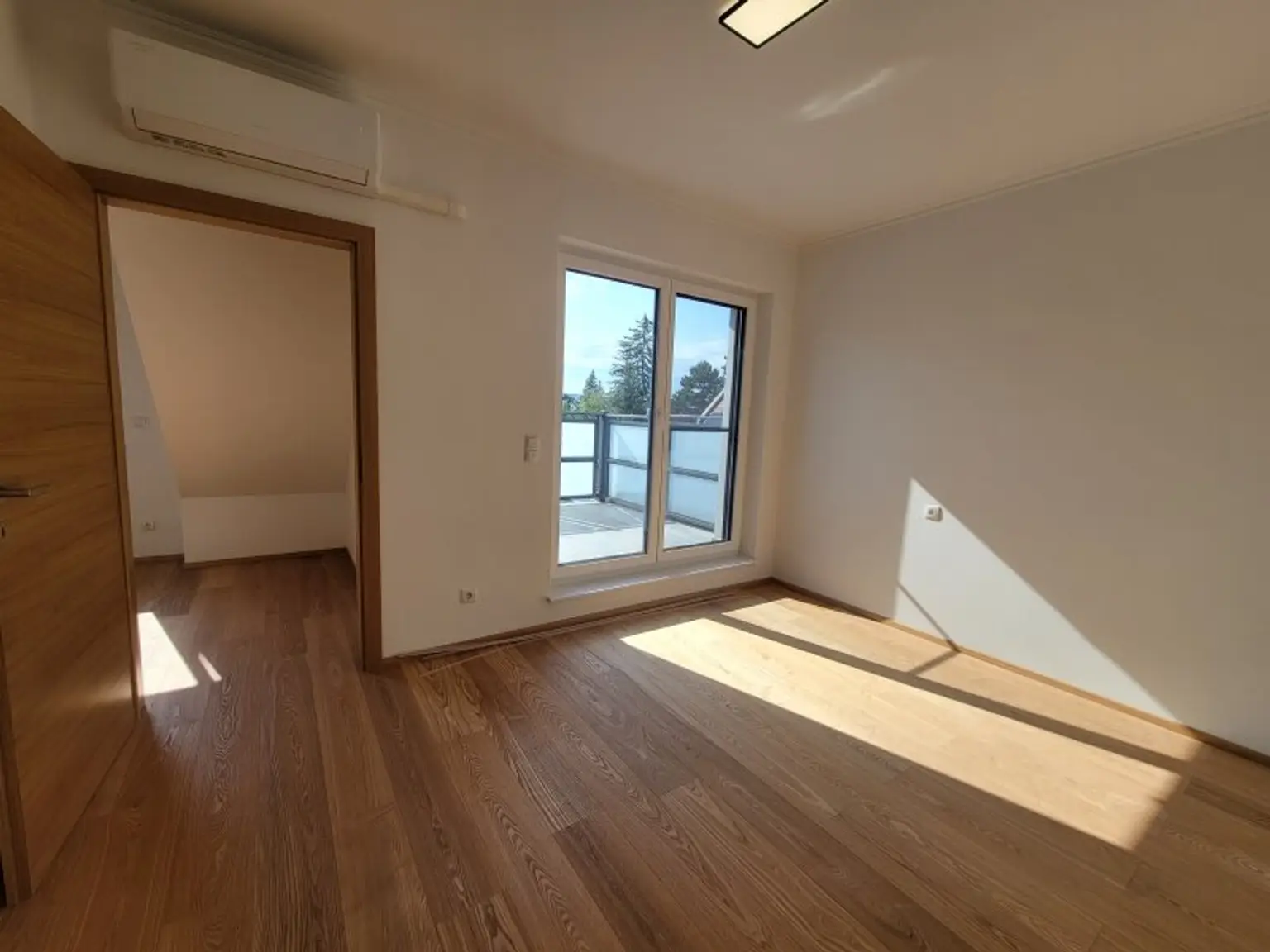 ERSTBEZUG!! MODERNES EINFAMILIENHAUS AM NÖRDLICHEN STADTRAND VON WIEN - 1210 WIEN LEOPOLDAU.