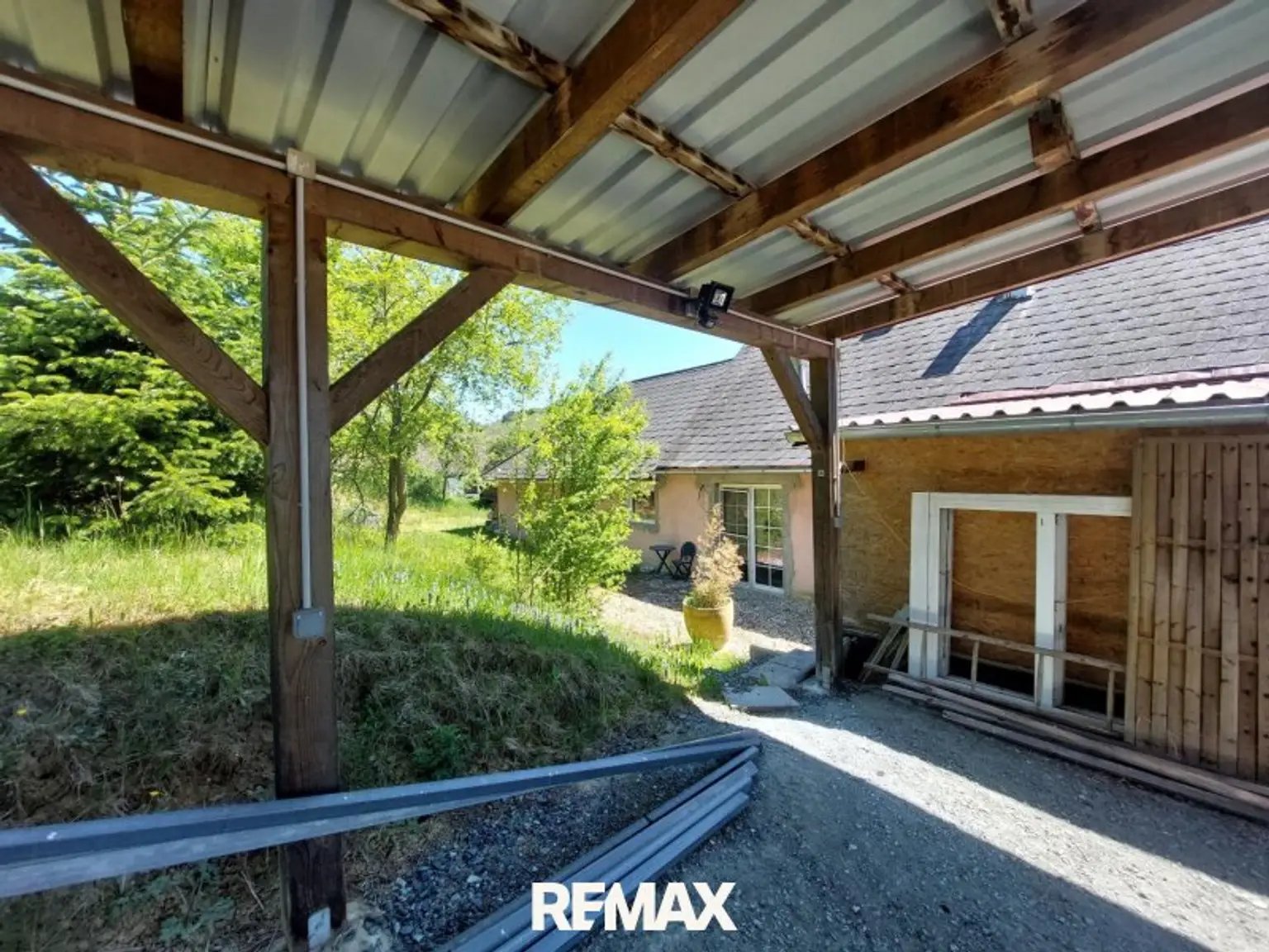 Zugang Carport-Haus