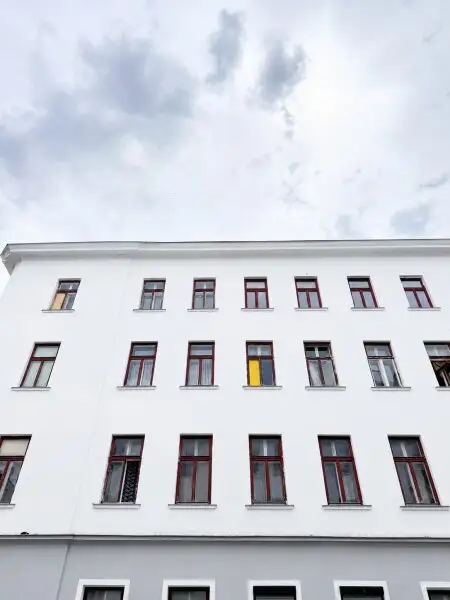 Perfekt für Eigennutzer oder Anleger – Leerstehende sanierungsbedürftige Altbauwohnung