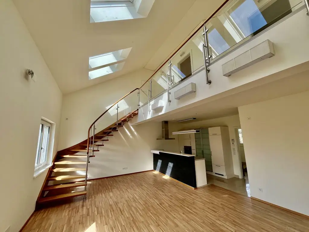 Maisonette: 1.OG und Dachgeschoss mit uneinsichtiger Dachterrasse, Parkplatz, top Ausstattung, Andritz