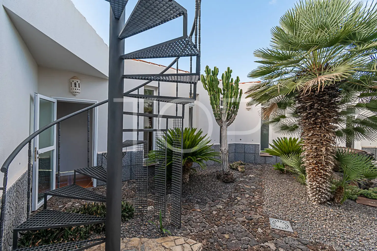 Villa-Arguayo-Treppe-im-Innenhof-Teneriffa