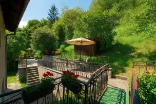 Blick_vom_2_Obergeschoss_Richtung_Garten_und_Terrasse