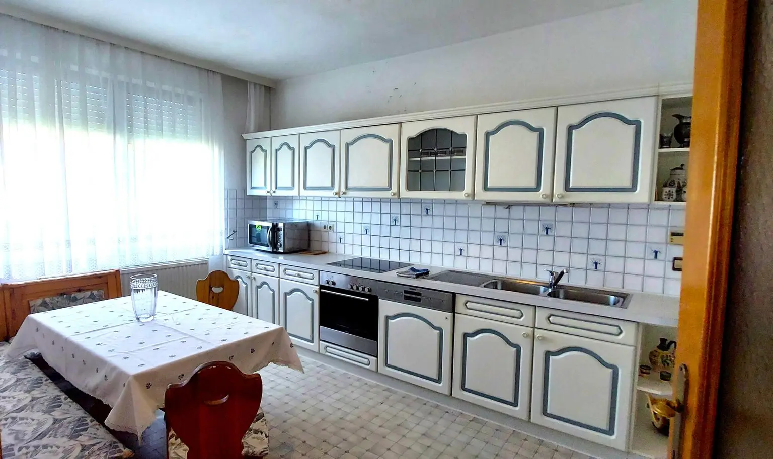 Solides Einfamilienhaus mit Garten