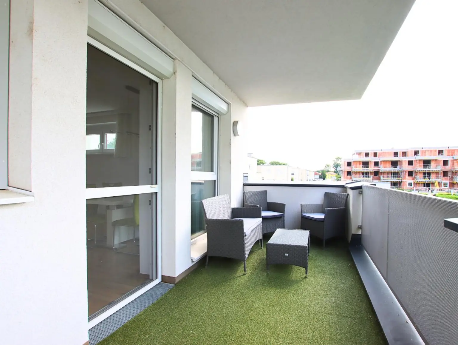 WIE NEU! Moderne 2 Zimmer Wohnung mit Loggia in Top Lage!