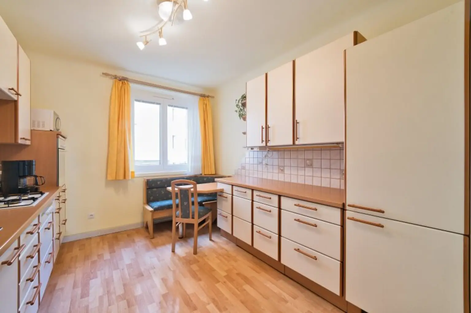 Helle, gepflegte Wohnung mit flexiblem Grundriss - Potenzial für bis zu 3 Schlafzimmer - Nähe U4/U6, sowie Bahnhof Meidling!
