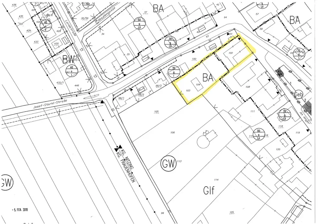 “Zauberhafter Dreikanthof mit großem Gartenparadies bei Tulln“