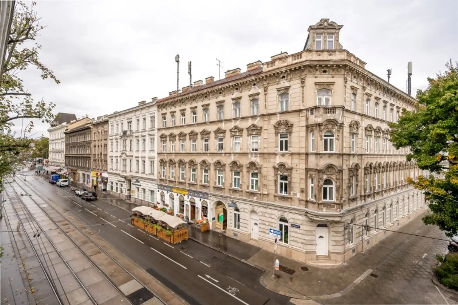 ++NEU++ Premium 2-Zimmer ALTBAUWohnung in fantastischer Lage mit Balkon!