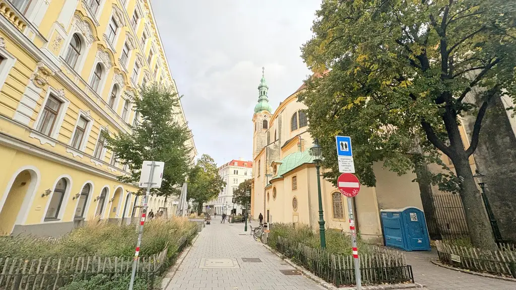 Über den Wolken nahe dem Servitenviertel/Clusiusgasse DG mit Terrasse ca. 11m²!