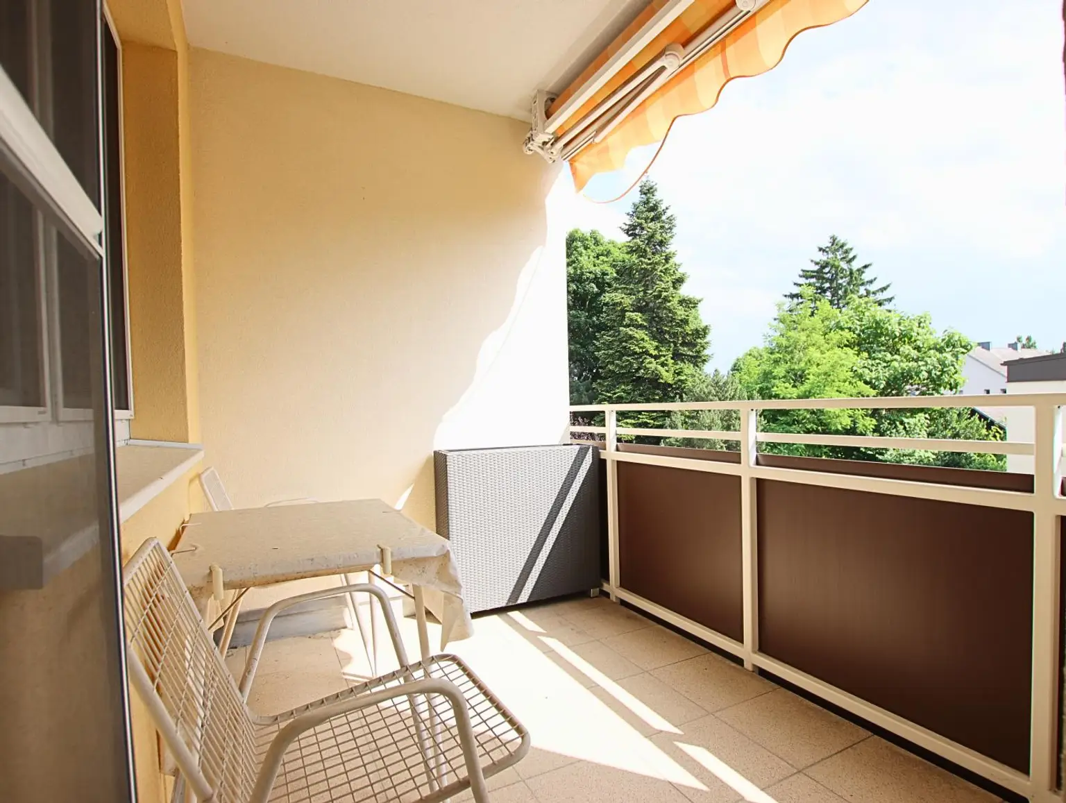 WOHNEN MIT STIL! Hochwertig eingerichtete 2 Zimmer Wohnung am Stadtrand von Baden