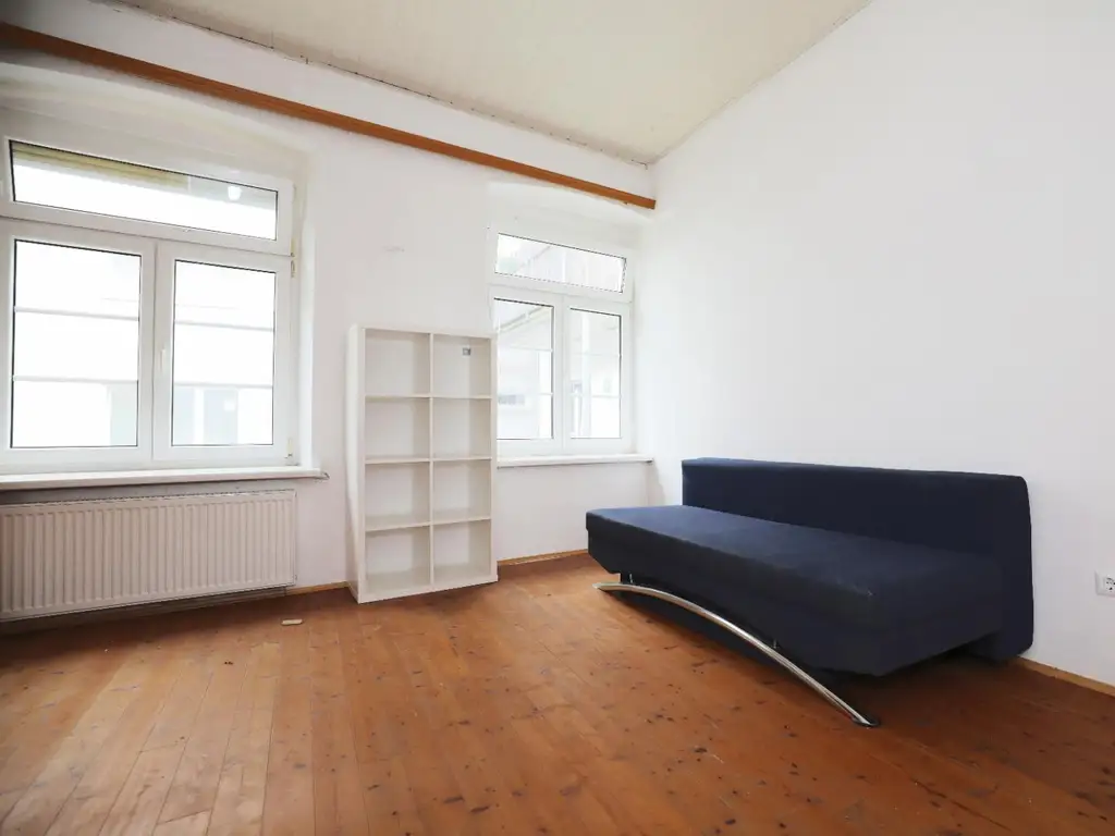 Renovierungsbedürftiges ZInshaus mit aureichend Parkplätzen im Trendbezirk Graz/Lend