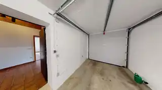 Garage mit Zugang ins Haus